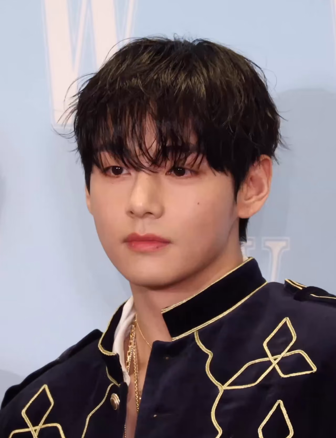 V